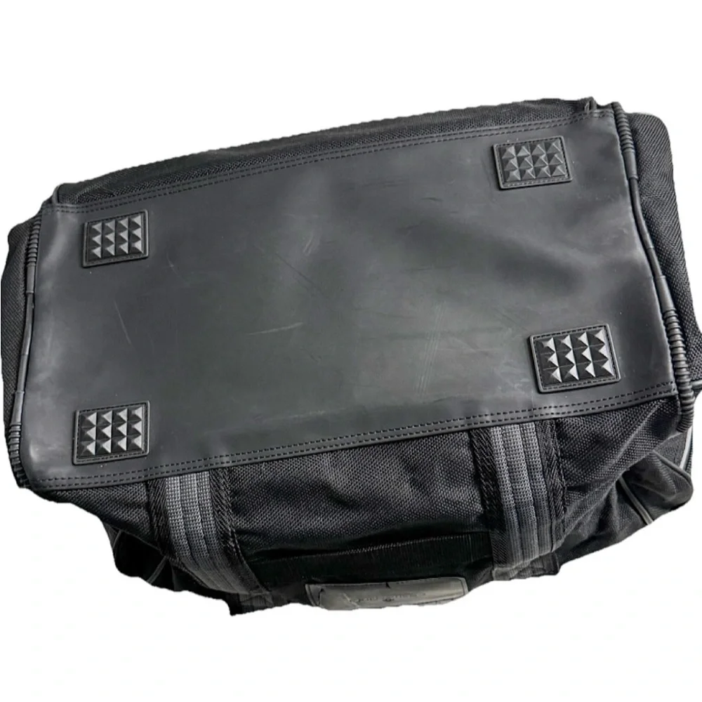 Samsonite Travel Duffle Bag Black Gym Weekender Carry On 19–22” EUC